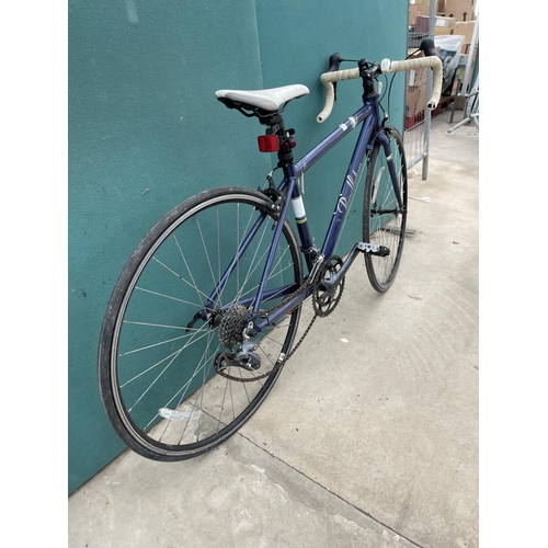 1901 - A PENDLETON ROAD RACING BIKE WITH 16 SPEED GEAR SYSTEM