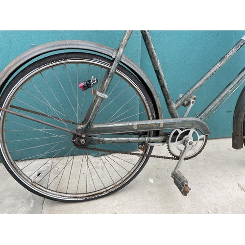 1904 - A VINTAGE LADIES BIKE