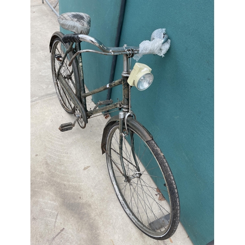 1904 - A VINTAGE LADIES BIKE