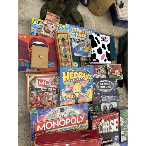 1940 - AN ASSORTMENT OF VARIOUS BOARD GAMES