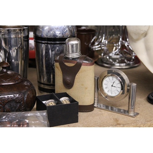 1028 - A MIXED LOT TO INCLUDE A SODA SYPHON AND COCKTAIL SHAKER, HIP FLASK, CRUET SET, CLOCK, VINTAGE GLASS... 