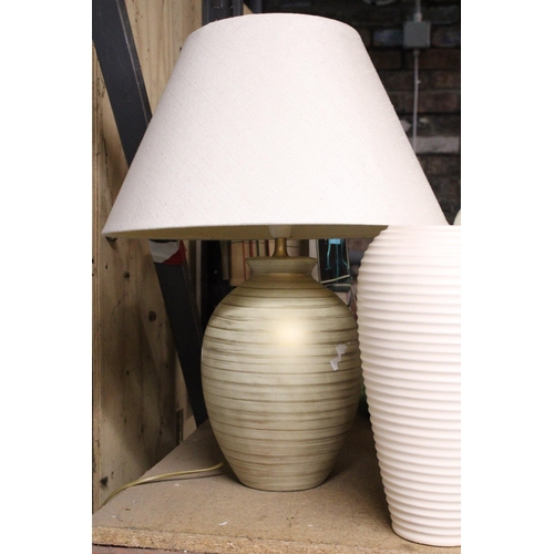 1034 - A LARGE TABLE LAMP PLUS THREE LARGE VASES