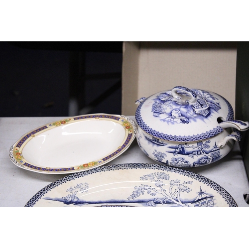 1044 - A QUANTITY OF THOMAS TILL AND SONS, BURSLEM, BLUE AND WHITE 'CLYDE' PATTERN PLATES AND A TUREEN PLUS... 