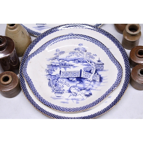 1044 - A QUANTITY OF THOMAS TILL AND SONS, BURSLEM, BLUE AND WHITE 'CLYDE' PATTERN PLATES AND A TUREEN PLUS... 