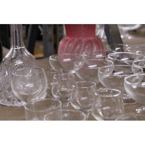 1070 - A QUANTITY OF DRINKING GLASSES, WATER JUG, DECANTER (NO STOPPER)