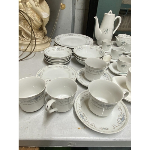 1219 - A QUANTITY OF TEAWARE TO INCLUDE A BAMBOO PATTERNED CHINA COFFEE SET WITH COFFEE POT, SUGAR BOWL, CU... 