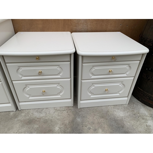 3035 - A WHITE DRESSING TABLE WITH PAIR OF LOCKERS