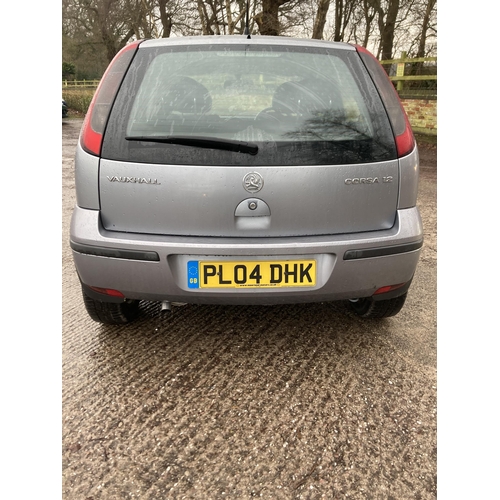 1550 - A SILVER 2004 5DR 1.2L PETROL VAUXHALL CORSA, REGISTRATION NO. PL04DHK COMPLETE WITH V5 DOCUMENT, 2 ... 