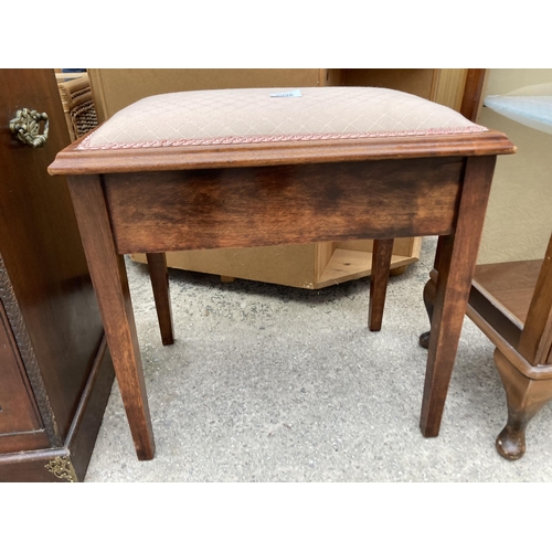 2996 - AN EDWARDIAN PIANO STOOL WITH LIFT UP LID