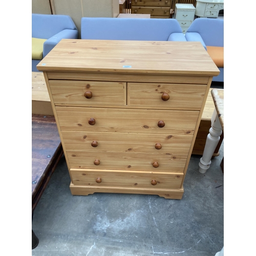 3001 - A PINE EFFECT CHEST OF TWO SHORT AND FOUR LONG DRAWERS, 32.5