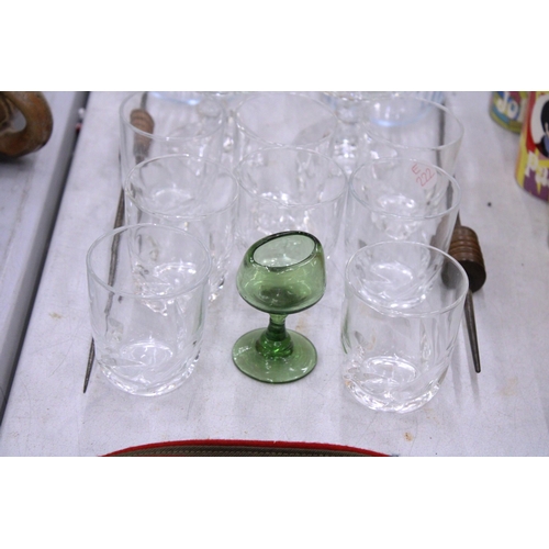 141 - A QUANTITY OF GLASSWARE TO INCLUDE A CUT GLASS DECANTER, DRINKING GLASSES, SUNDAE BOWLS, ETC.,