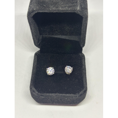 644 - A PAIR OF MARKED 925 STUD EARRINGS IN A PRESENTATION BOX