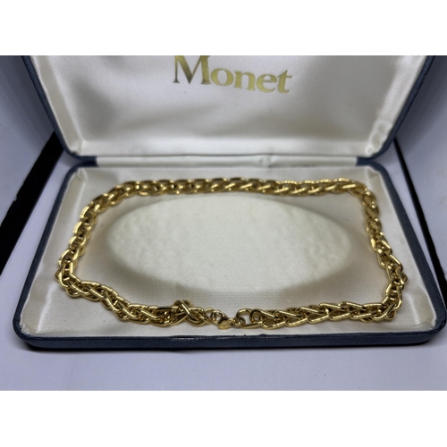 655 - A MONET NECKLACE IN ORIGINAL PRESENTATION BOX