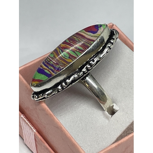 713 - A MARKED 925 SILVER RAINBOW CALISICA RING SIZE P IN A PRESENTATION BOX