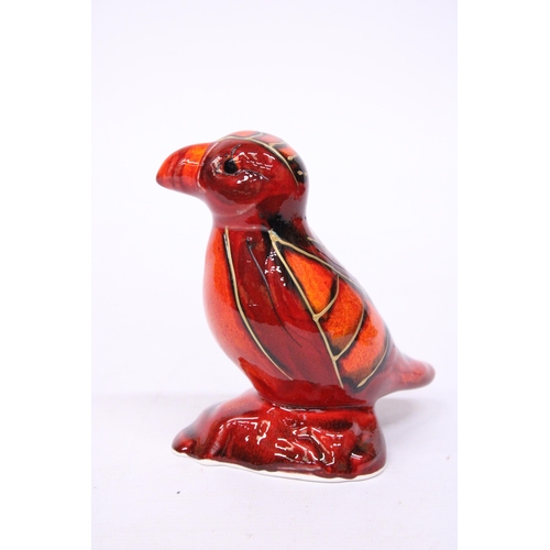 762 - AN ANITA HARRIS PUFFIN HANDPAINTED AND SIGNED IN GOLD