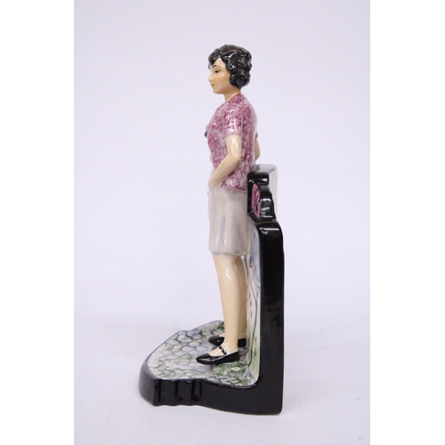 786 - A PEGGY DAVIS FIGURINE 1/1 COLOURWAY 