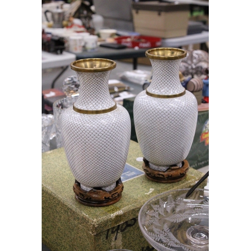 856 - A BOXED PAIR OF HAND MADE CLOISONNE WARE VASES - WHITE MONOCHROME FISHSCALE ON COPPER ON WOODEN BASE