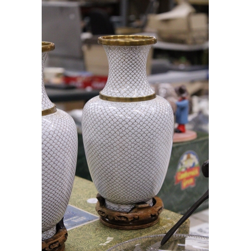 856 - A BOXED PAIR OF HAND MADE CLOISONNE WARE VASES - WHITE MONOCHROME FISHSCALE ON COPPER ON WOODEN BASE