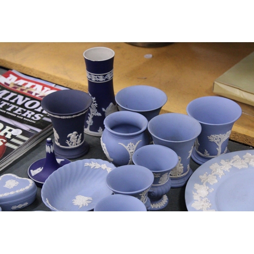 880 - EIGHTEEN PIECES OF DARK BLUE, SAGE GREEN, POWDER BLUE WEDGWOOD JASPERWARE