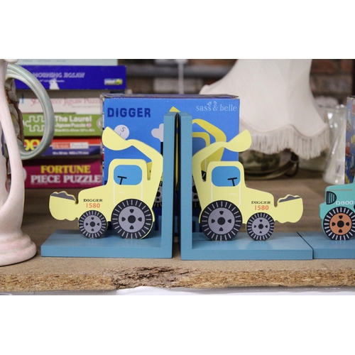 1025 - TWO PAIRS OF 'SASS & BELLE' BOOK-ENDS - A DIGGER AND A TRACTOR