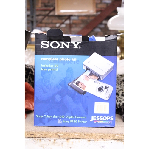 1115 - A SONY COMPLETE PHOTO KIT, BOXED