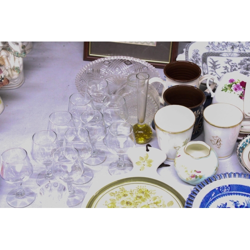 1134 - A MIXED LOT OF CERAMICS AND GLASSWARE TO INCLUDE VINTAGE PLATES, CUPS, SAUCERS, ROYAL WORCESTER POT,... 