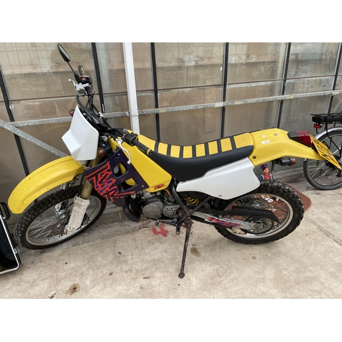 1519 - A 1996 IMPORT SUZUKI TS125 TRIALS BIKE WITH 6 GEARS, V5 DOCUMENT, MOT UNTIL SEPTEMBER 2025, STARTS A... 