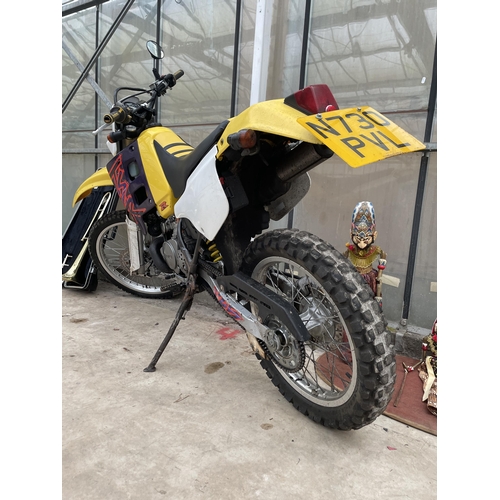 1519 - A 1996 IMPORT SUZUKI TS125 TRIALS BIKE WITH 6 GEARS, V5 DOCUMENT, MOT UNTIL SEPTEMBER 2025, STARTS A... 