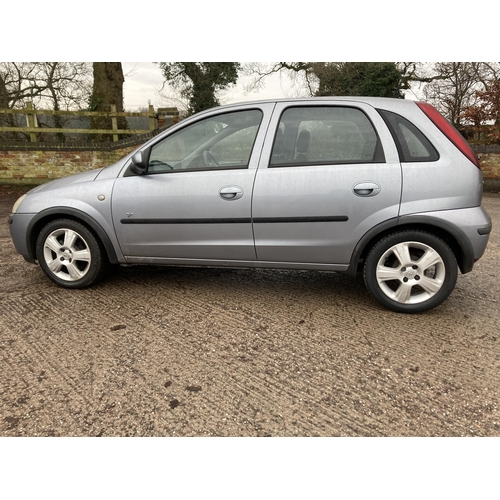 1550 - A SILVER 2004 5DR 1.2L PETROL VAUXHALL CORSA, REGISTRATION NO. PL04DHK COMPLETE WITH V5 DOCUMENT, 2 ... 