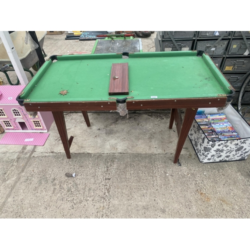 1957 - A FOLDING SNOOKER TABLE