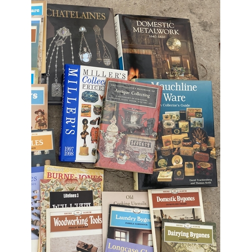 1979 - A LARGE ASSORTMENT OF BOOKS AND LEAFLETS ON ANTIQUES