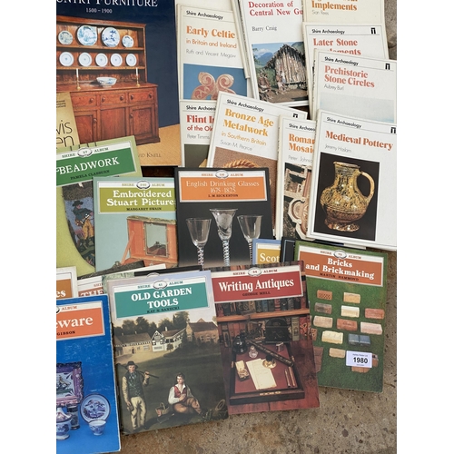 1980 - A LARGE ASSORTMENT OF BOOKS AND LEAFLETS ON ANTIQUES