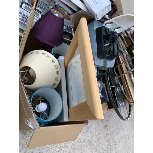 2289 - AN ASSORTMENT OF HOUSEHOLD CLEARANCE ITEMS