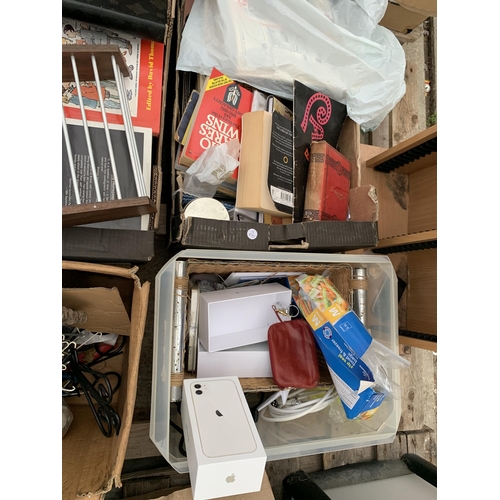 2298 - AN ASSORTMENT OF HOUSEHOLD CLEARANCE ITEMS