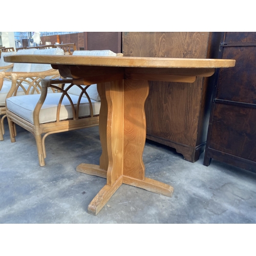 2831 - A SATINWOOD PEDESTAL DINING TABLE 42