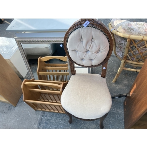 2885 - A CONTINENTAL STYLE DINING CHAIR, MAGAZINE RACK AND A BEVEL EDGE WALL MIRROR, 29.5