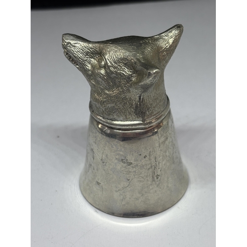 100 - A BRITISH NOBLEMAN PEWTERWARE STIRRUP CUP WITH FOXES HEAD