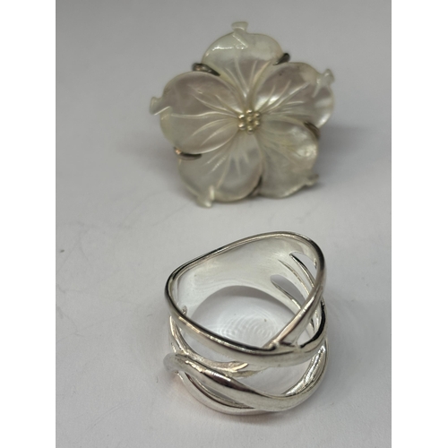 537 - SIX VARIOUS MARKED SILVER RINGS