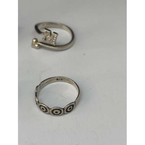 537 - SIX VARIOUS MARKED SILVER RINGS