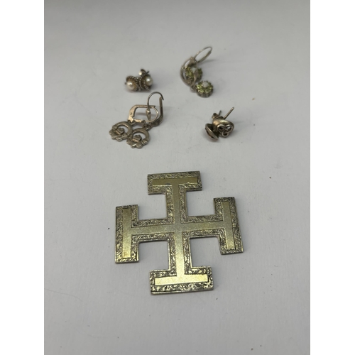 541 - FOUR PAIRS OF SILVER EARRINGS AND A SILVER CROSS