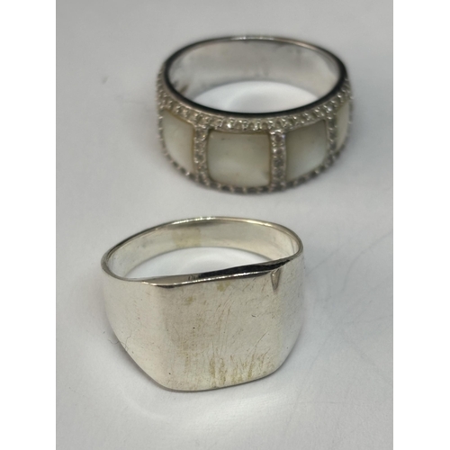 542 - SIX VARIOUS MARKED SILVER RINGS