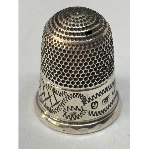 548 - A HALLMARKED CHARLES HORNER CHESTER SILVER THIMBLE