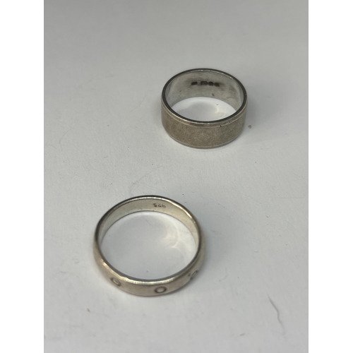 551 - FIVE VARIOUS MARKED SILVER RINGS