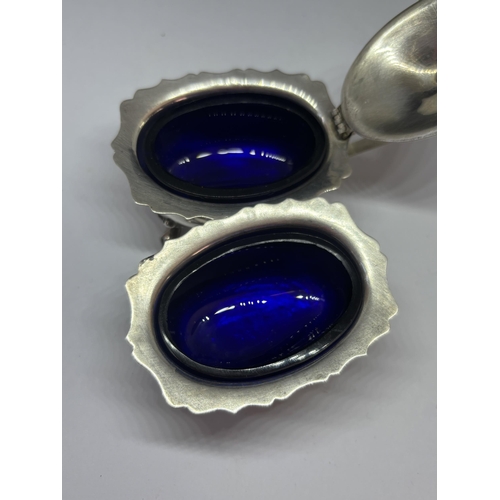 92 - A PAIR OF HALLMARKED BIRMINGHAM SILVER CRUETS WITH BLUE GLASS LINERS GROSS WEIGHT 91.2 GRAMS (WITHOU... 