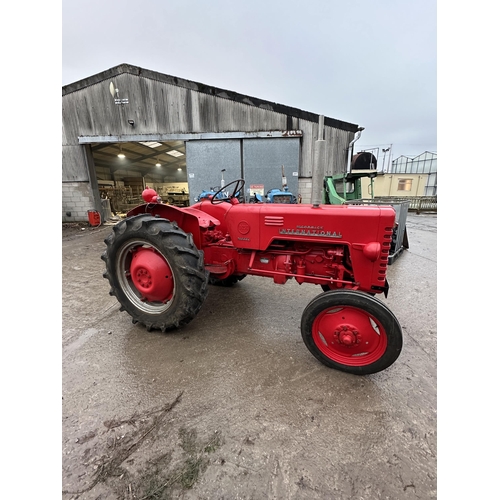 204 - A 1956 McCORMICK INTERNATIONAL B250 DIESEL TRACTOR, REGISTRATION 515 ATD, CURRENT OWNER SINCE 2005, ... 