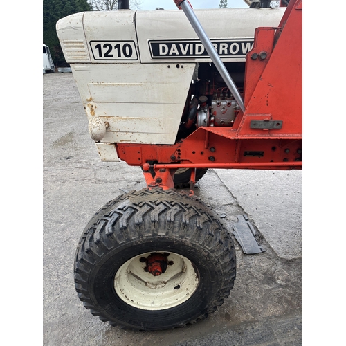 203 - A 1975 DAVID BROWN 1210 TRACTOR WITH FORE END LOADER, REGISTRATION NVP 518P, CURRENT OWNER SINCE 200... 