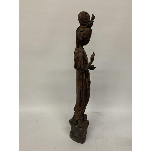 303 - A CARVED CHINESE GUANYIN KWAN-YIN WOOD SCULPTURE - 62.5 CM