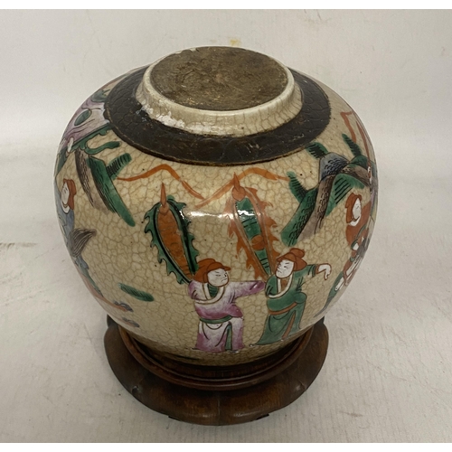 317 - A CHINESE PORCELAIN CRACKLE GLAZE NANKING JAR/TEA CADDY PAINTED WITH WARRIOR FIGURES AND HORSES - IN... 