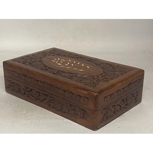 327 - A VINTAGE INDIAN HARDWOOD INLAID BOX WITH CHISELED FLORAL DESIGN