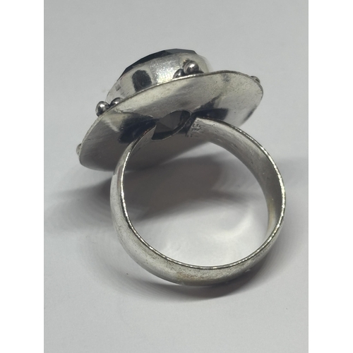 609 - A MARKED 925 SILVER RING WITH BROWN STONE IN A PRESENTATION BOX